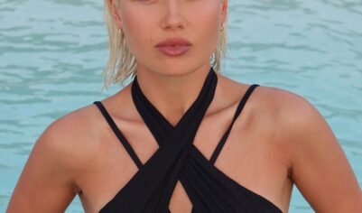 Клава Кока поделилась фото в бикини с райского отдыха