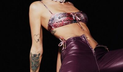 Настя Ивлеева сгорела в солярии и получила синяки борясь с целлюлитом (видео)