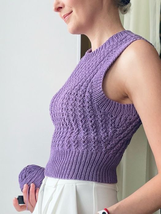 Фиолетовый вязаный топ с узорной фактурой2
