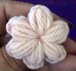 Видео мастер-класс по вязанию крючком: Маленький цветочек из пышных столбиков с закрепом