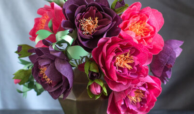 Пионы из гофрированной бумаги