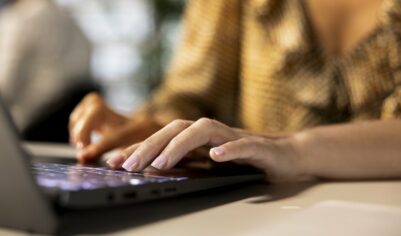 В Петербурге и других городах начали замедлять домашний интернет