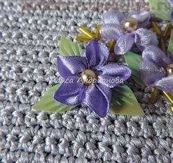 Мастер-класс по вышивке лентами для начинающих. Миниатюрный цветочек из лент