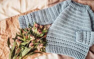 Как легко и быстро связать крючком свитер регланом сверху