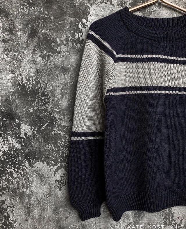 Свитер с контрастными полосами1