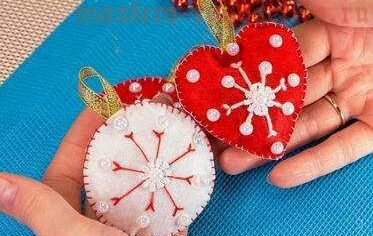 Новогодние игрушки из фетра своими руками