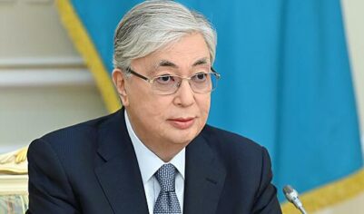 Токаев ответил на обвинения в понижении статуса русского языка