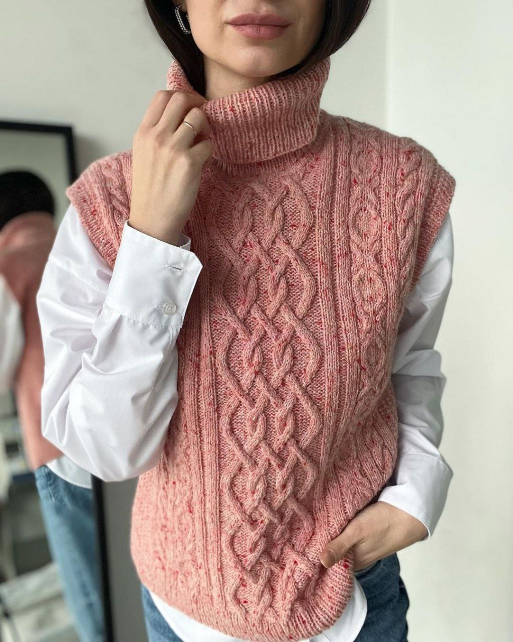 Жилет с аранами и высоким воротником0