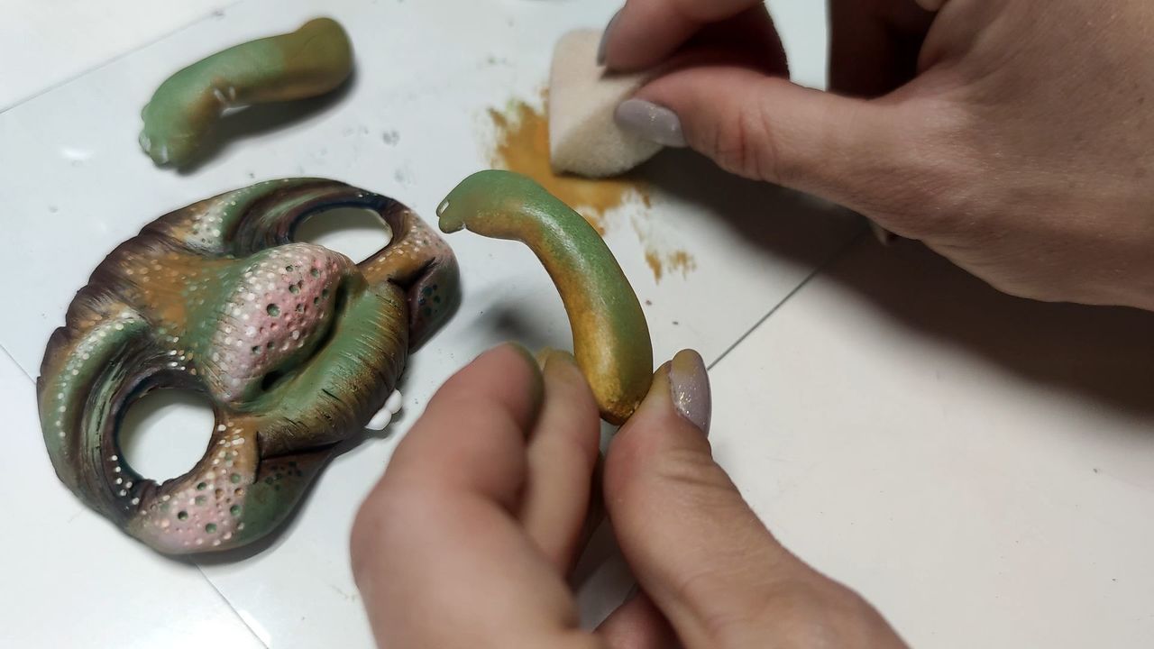 Эта новая техника в России только набирает популярность 

Рукодельницы, которые сейчас начинают создавать такие игрушки своими руками, на старте зарабатывают дополнительные 15 000р-20 000р в месяц6