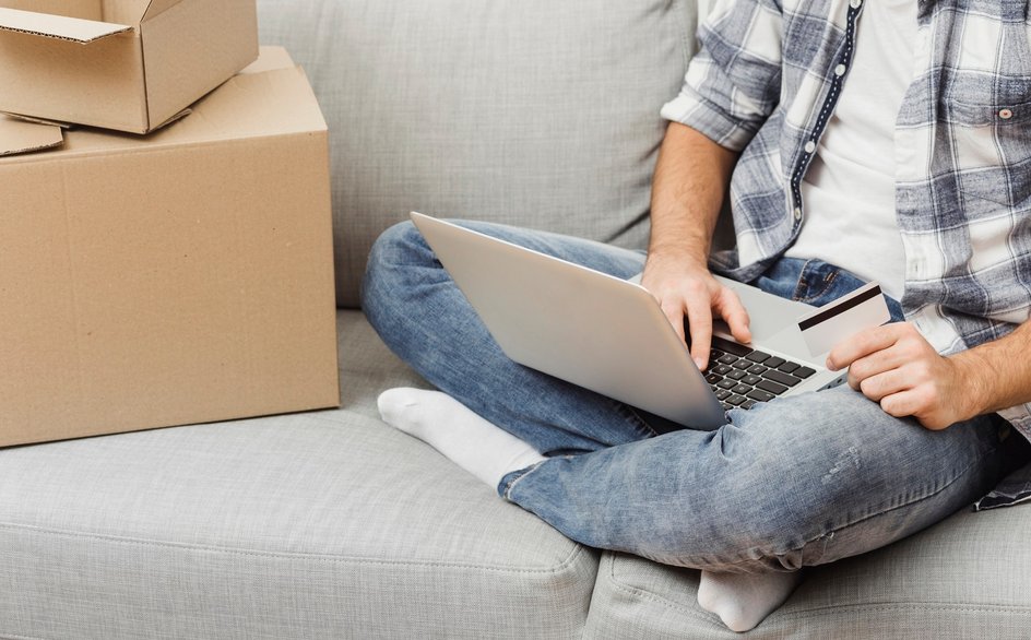 шопинг иллюстрация фото Мишустин: цены на маркетплейсах перестанут зависеть от способа оплаты