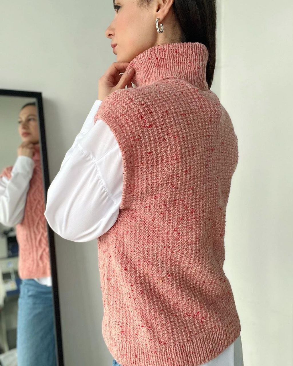 Жилет с аранами и высоким воротником1